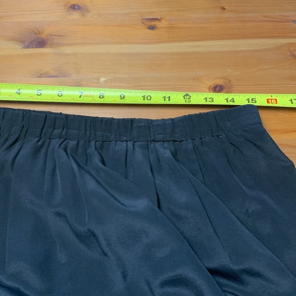 Madewell 100% Silk, Lined, Deep Black Lightweight Skirt, Elastic Waist, Pockets - Picture 4 of 10